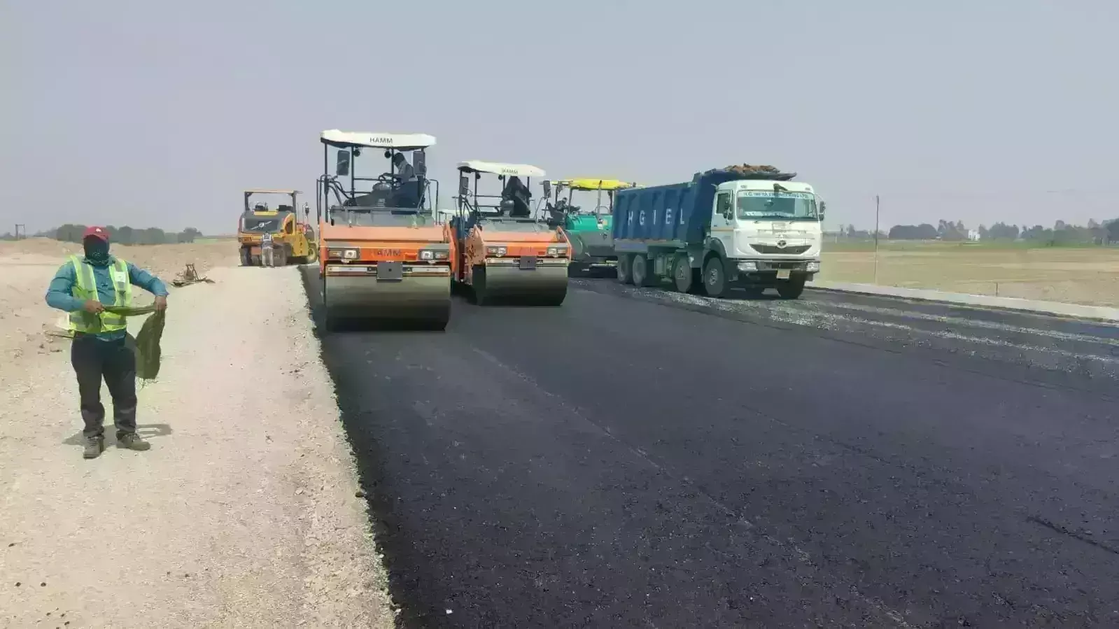 गंगा एक्सप्रेस वे को मूर्त रूप देने में तत्परता से कार्य कर रहा अडानी समूह गंगा एक्सप्रेस वे को मूर्त रूप देने में तत्परता से कार्य कर रहा अडानी समूह