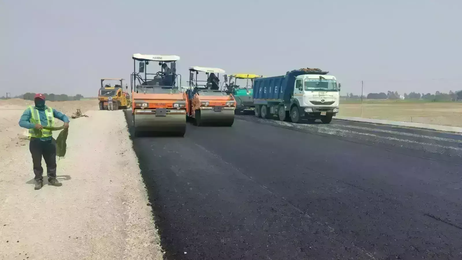 गंगा एक्सप्रेस वे को मूर्त रूप देने में तत्परता से कार्य कर रहा अडानी समूह गंगा एक्सप्रेस वे को मूर्त रूप देने में तत्परता से कार्य कर रहा अडानी समूह