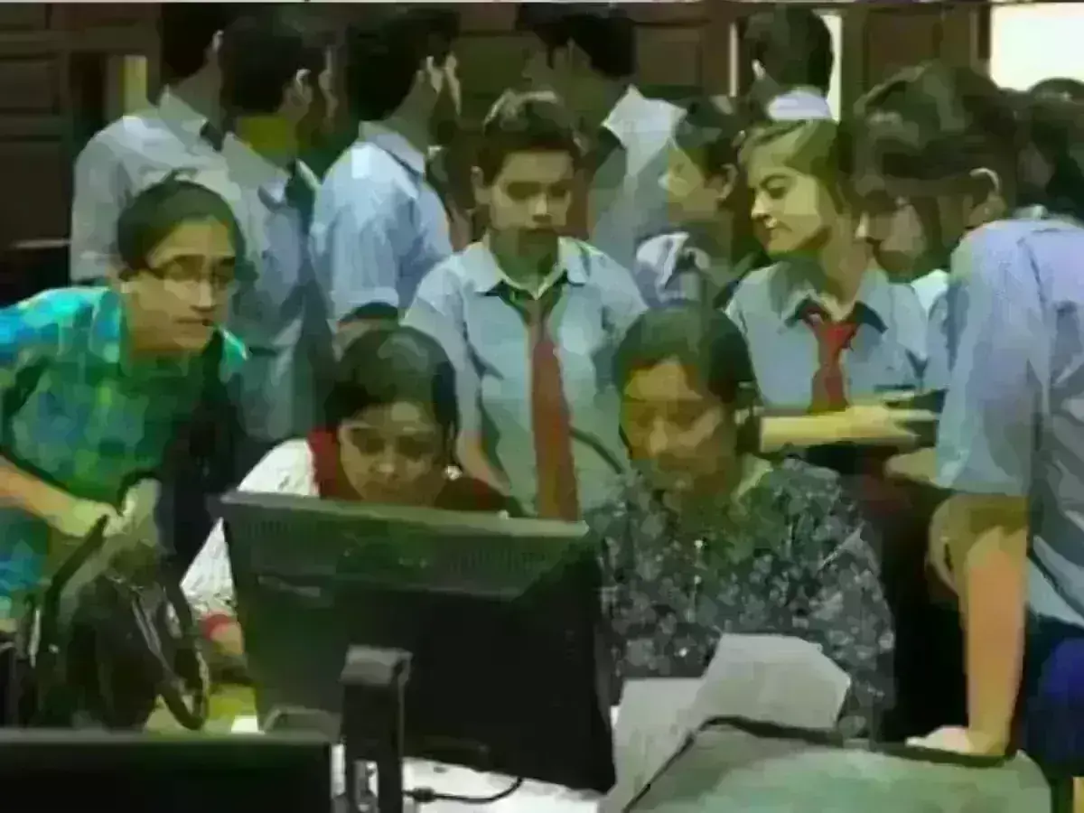 CBSE ने जारी किया 12वीं का रिजल्ट, 87.33% विद्यार्थी पास, ऐसे... देखें ऑनलाइन मार्कशीट