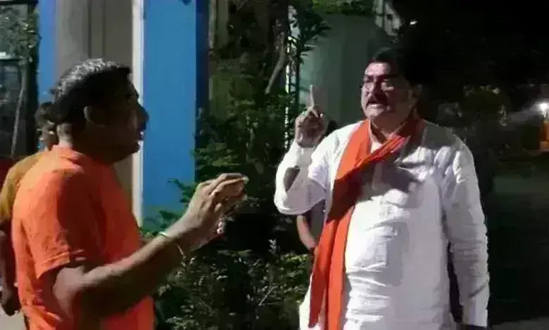 मंत्री कमल पटेल अचानक पहुंचे थाने, टीआई समेत स्टाफ की लगाई फटकार, कहा - नौकरी करने लायक नहीं