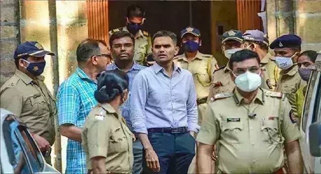 आर्यन खान को गिरफ्तार करने वाले समीर वानखेड़े के घर CBI का छापा, भ्रष्टाचार का केस दर्ज