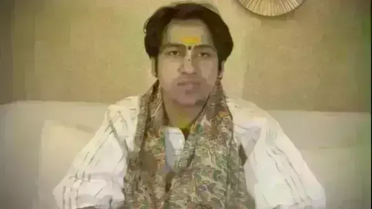 पंडित धीरेंद्र शास्त्री ने पटना में लगाया दिव्य दरबार, लालू यादव को दिया आने का न्योता