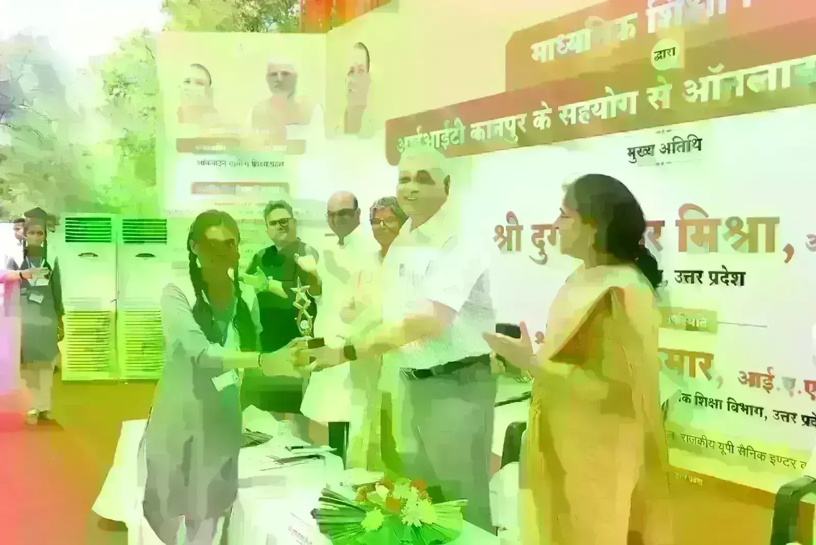 उप्र में शुरू हुई ऑनलाइन ग्रामीण शिक्षा पहल, छात्रों को मिलेगा ये...लाभ