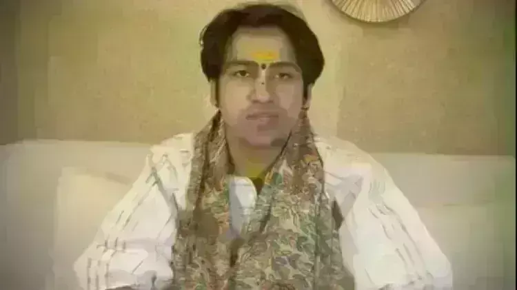 पंडित धीरेंद्र शास्त्री ने पटना में लगाया दिव्य दरबार, लालू यादव को दिया आने का न्योता