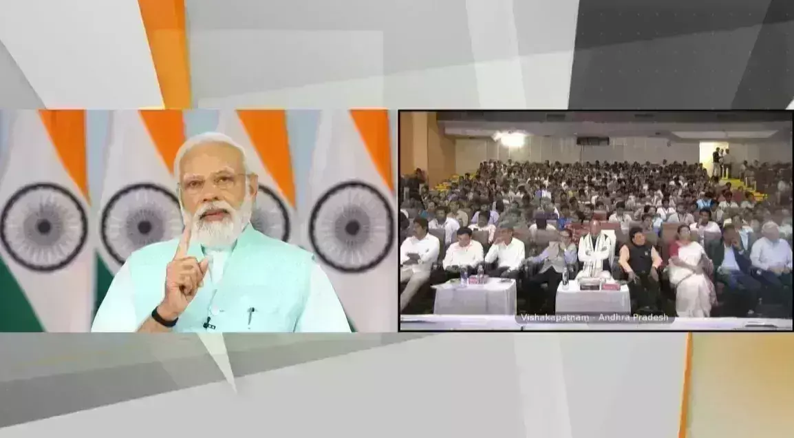 प्रधानमंत्री ने रोजगार मेले में बांटे 71 हजार नियुक्ति पत्र, कहा -युवाओं को सशक्त बनाने का प्रयास प्रधानमंत्री ने रोजगार मेले में बांटे 71 हजार नियुक्ति पत्र, कहा -युवाओं को सशक्त बनाने का प्रयास