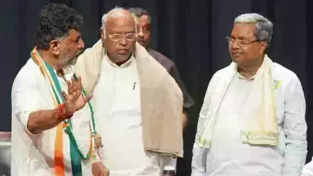 कर्नाटक में मुख्यमंत्री कौन ? सस्पेंस बरकरार, कांग्रेस में मंथन जारी कर्नाटक में मुख्यमंत्री कौन ? सस्पेंस बरकरार, कांग्रेस में मंथन जारी