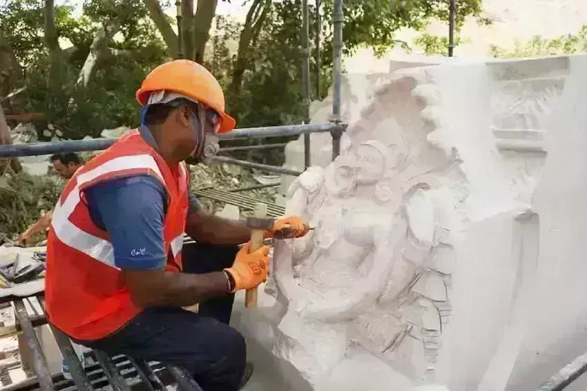 रामलला के गर्भगृह की ट्रस्ट ने जारी की अद्भुत तस्वीर... भव्य रूप ले रहा मंदिर