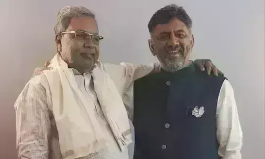 शपथ ग्रहण से पहले फिर दिल्ली पहुंचे सिद्धारमैया और शिवकुमार, अब इस...बात पर शुरू हुआ मंथन शपथ ग्रहण से पहले फिर दिल्ली पहुंचे सिद्धारमैया और शिवकुमार, अब इस...बात पर शुरू हुआ मंथन