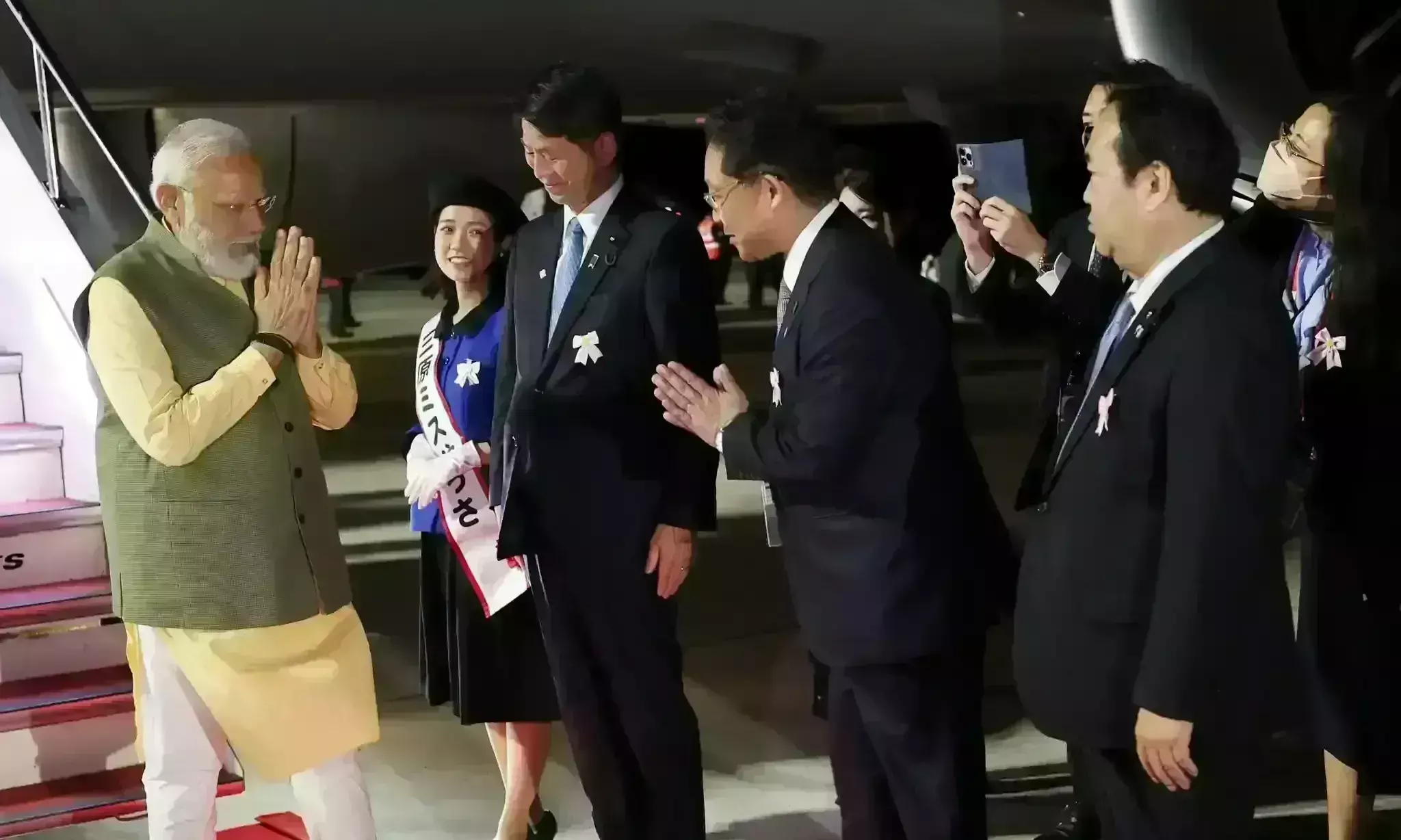 प्रधानमंत्री मोदी पहुंचे जापान, आतंकवाद पर पाकिस्तान को लिया आड़े हाथ, चीन को भी दिया संदेश