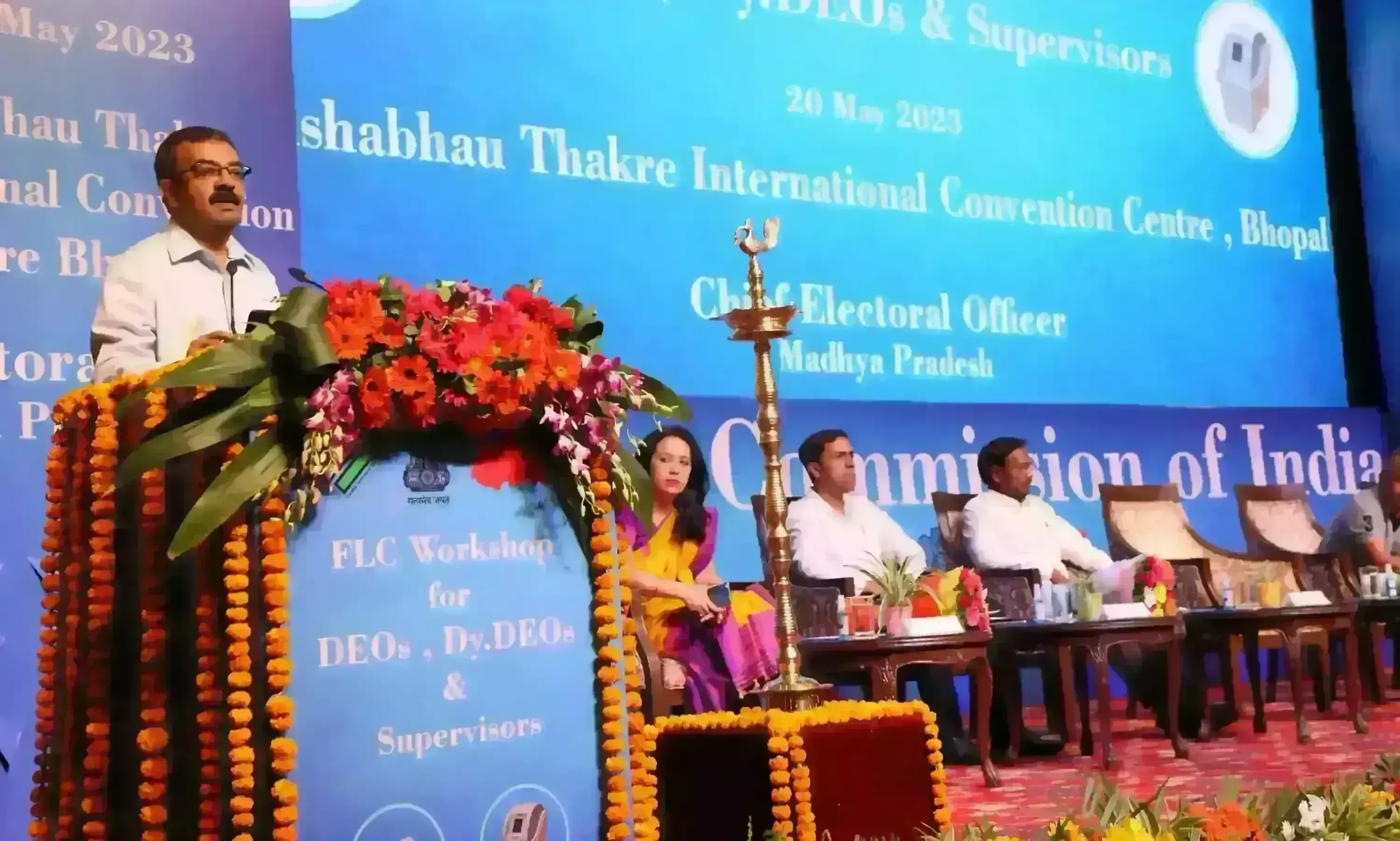 मप्र में शुरू हुई विधानसभा चुनाव की तैयारी, वर्कशॉप में कलेक्टर्स को मिला EVM,VVPAT का प्रशिक्षण