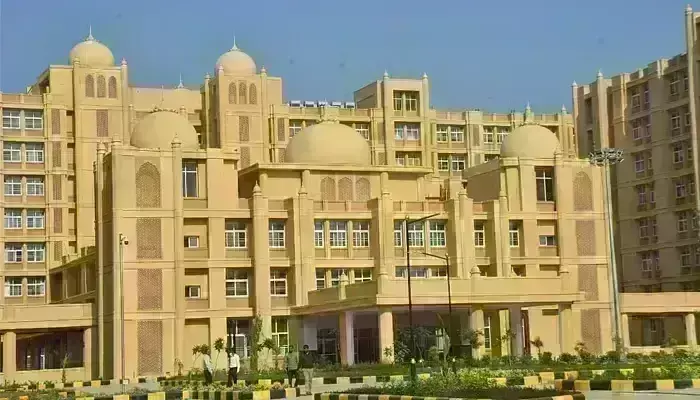 ग्वालियर JAH अस्पताल में अव्यवस्थाओं का अंबार, मरीज बेहाल, भीषण गर्मी में परिजन खींच रहे स्ट्रेचर ग्वालियर JAH अस्पताल में अव्यवस्थाओं का अंबार, मरीज बेहाल, भीषण गर्मी में परिजन खींच रहे स्ट्रेचर