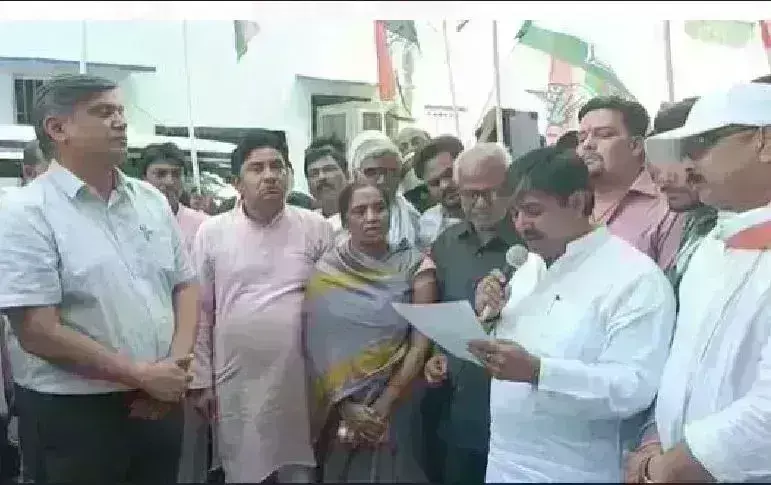 जनसुनवाई में फरियाद लेकर पहुंचे कांग्रेस नेता सुनील शर्मा, ग्वालियर कलेक्टर से की मार्मिक अपील