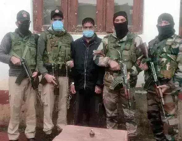 Jammu-Kashmir : बारामूला में सुरक्षाबलों को मिली सफलता, लश्कर का आतंकी गिरफ्तार