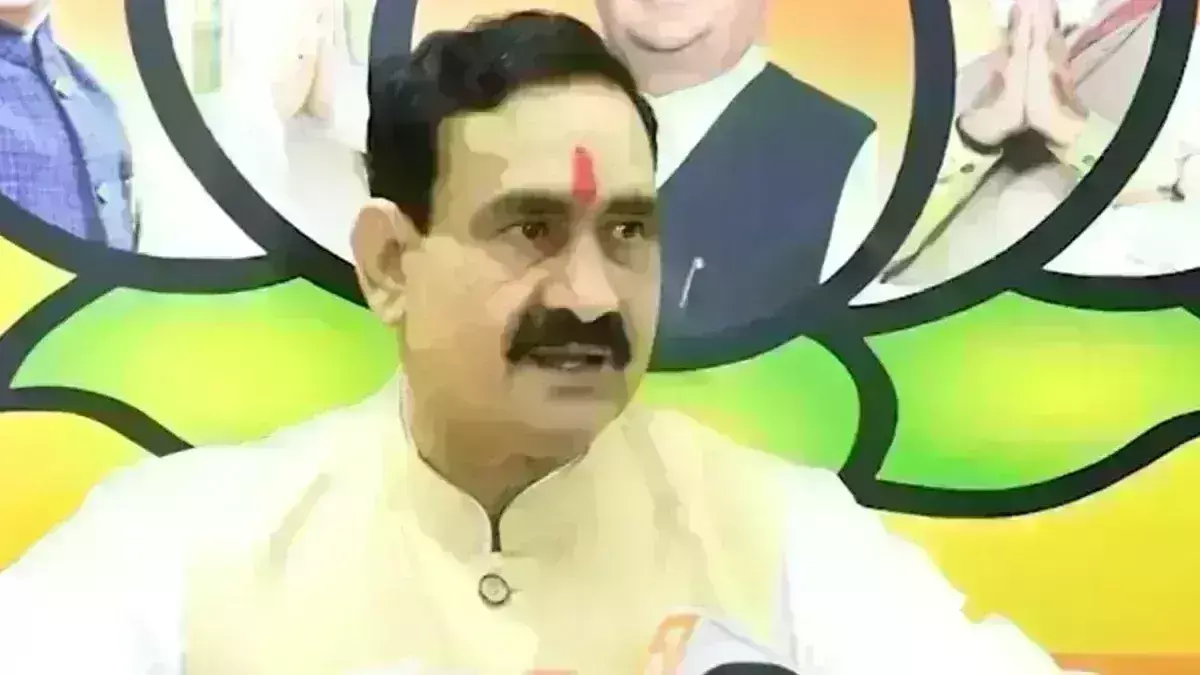 नरोत्तम मिश्रा ने दिल्ली मर्डर केस पर ओवैसी से पूछा सवाल, चाकू से गोदकर हत्या लव है या जिहाद ? नरोत्तम मिश्रा ने दिल्ली मर्डर केस पर ओवैसी से पूछा सवाल, चाकू से गोदकर हत्या लव है या जिहाद ?