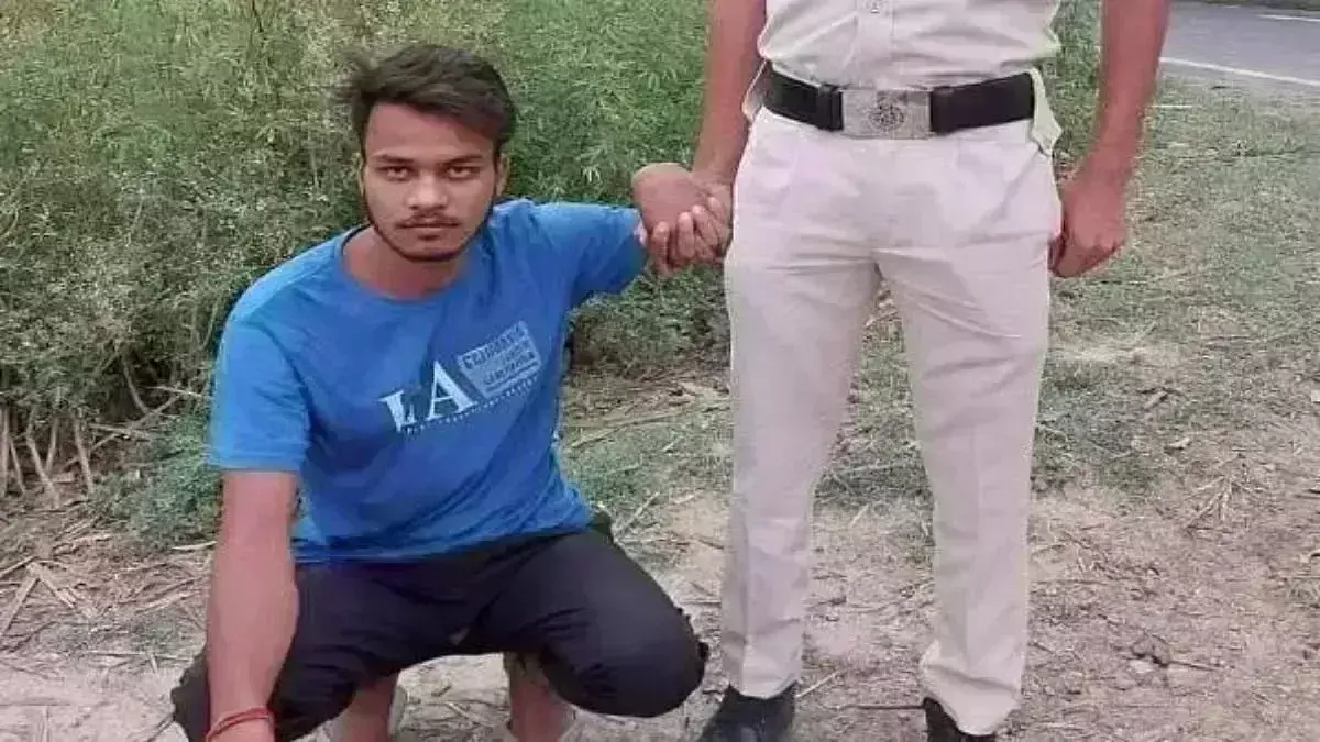 शाहबाद डेरी हत्याकाण्ड : पुलिस ने वारदात में इस्तेमाल चाकू बरामद किया शाहबाद डेरी हत्याकाण्ड : पुलिस ने वारदात में इस्तेमाल चाकू बरामद किया