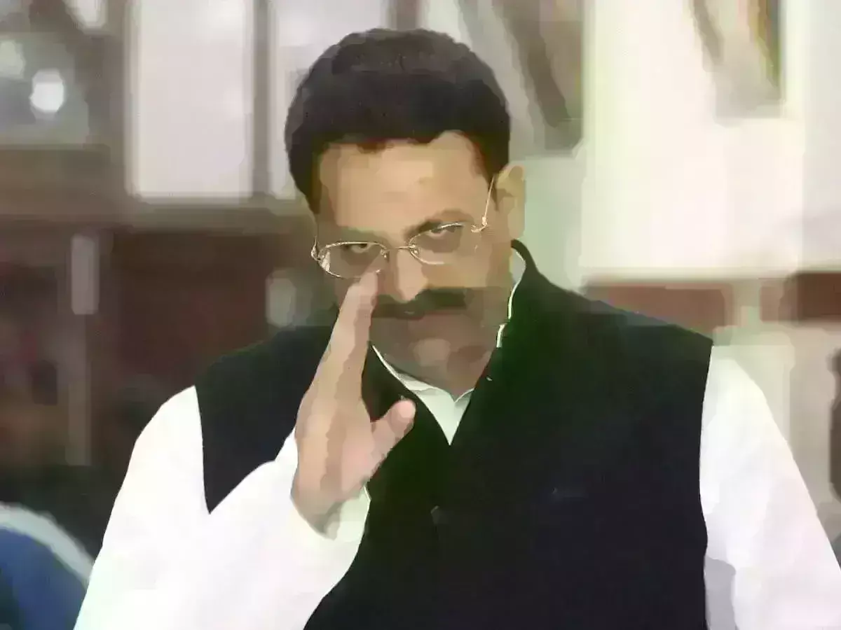 माफिया मुख्तार सलाखों के पीछे से चला रहा था अपराध का साम्राज्य, जेल में रहते हुए दर्ज हुए 8 केस माफिया मुख्तार सलाखों के पीछे से चला रहा था अपराध का साम्राज्य, जेल में रहते हुए दर्ज हुए 8 केस