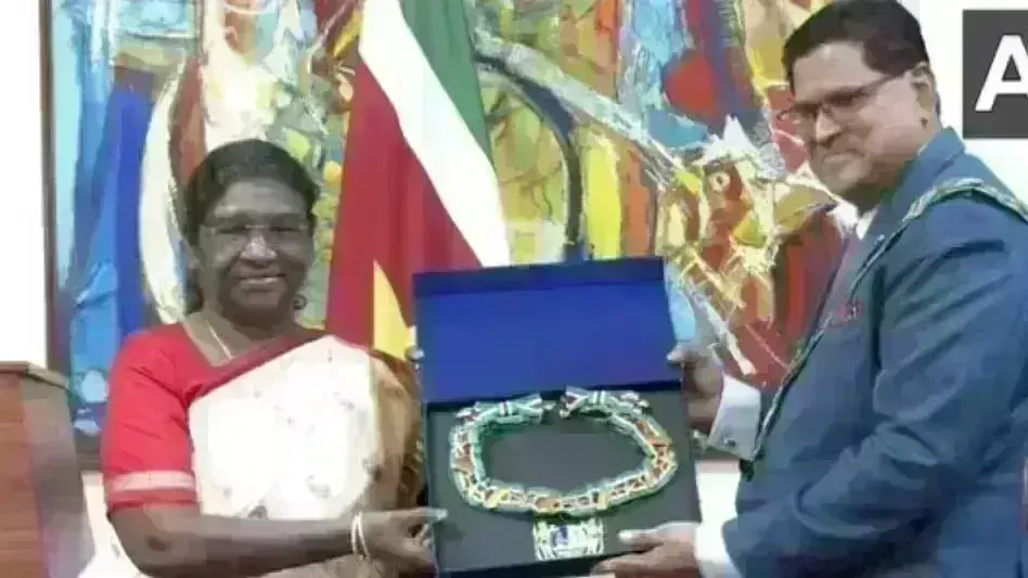 राष्ट्रपति द्रौपदी मुर्मू को मिला सूरीनाम का सर्वोच्च नागरिक सम्मान, व्यक्त किया आभार राष्ट्रपति द्रौपदी मुर्मू को मिला सूरीनाम का सर्वोच्च नागरिक सम्मान, व्यक्त किया आभार
