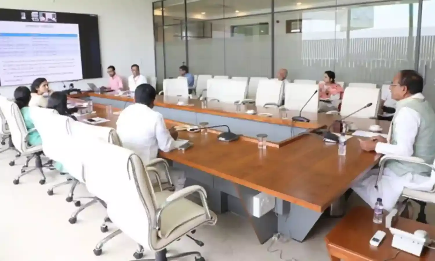 International Yoga Day : 21 जून को जबलपुर में होगा आयोजन, बनेगा विश्व रिकॉर्ड