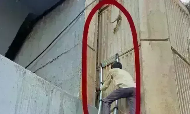 Bihar : कड़ी मशक्कत के बाद पुल में फंसे बालक को बाहर निकाला, इलाज के दौरान मौत