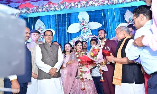 पीएसओ के पुत्र के विवाह में शामिल हुए शिवराज सिंह