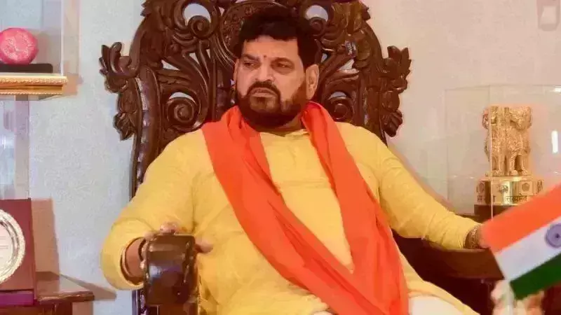 Wrestler Protest : महिला पहलवान को लेकर बृजभूषण शरण सिंह के घर पहुंची पुलिस, जानिए क्या हुआ ?