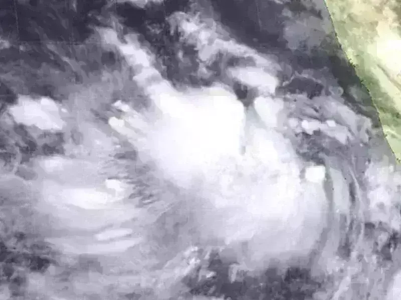 Cyclone Biparjoy : अगले 48 घंटे में विकारल होगा तूफान, गुजरात समेत इन...राज्यों को खतरा