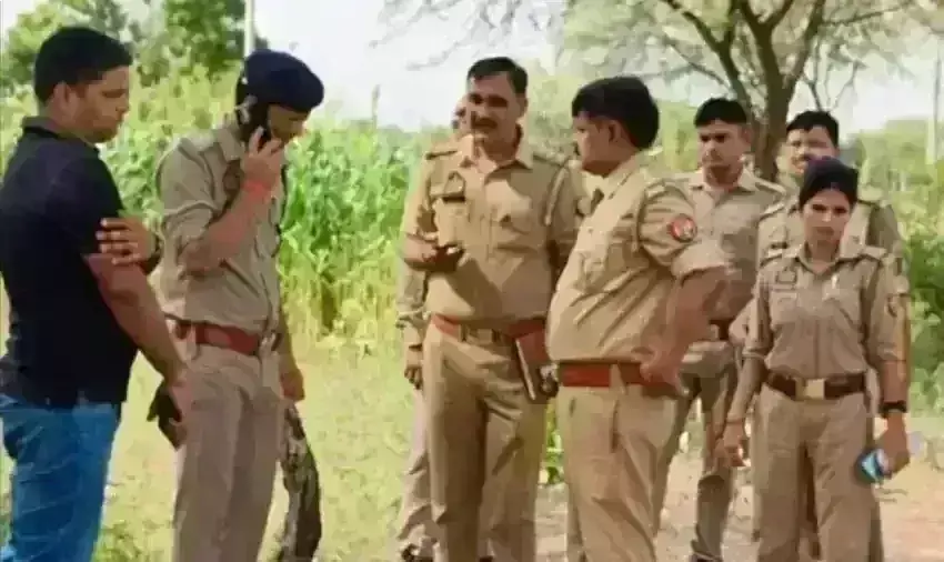 लापता छात्रा का शव खेत में मिला, दुष्कर्म के बाद हत्या की आशंका