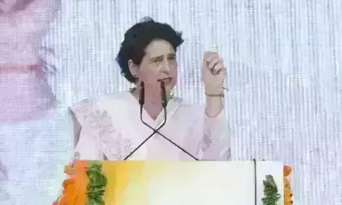 MP Election 2023 : मप्र में कांग्रेस ने चला कर्नाटक वाला दांव, प्रियंका गांधी ने इन... 5 गारंटियों का किया ऐलान