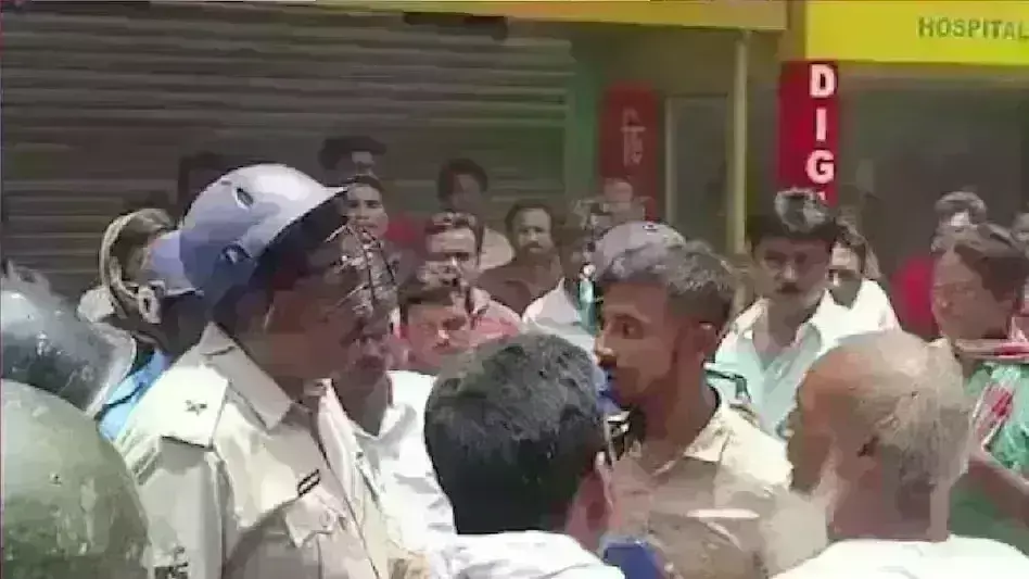 पंचायत चुनाव से पहले बंगाल में भड़की हिंसा, तृणमूल कार्यकर्ताओं ने चलाई गोलियां, बम फेंका