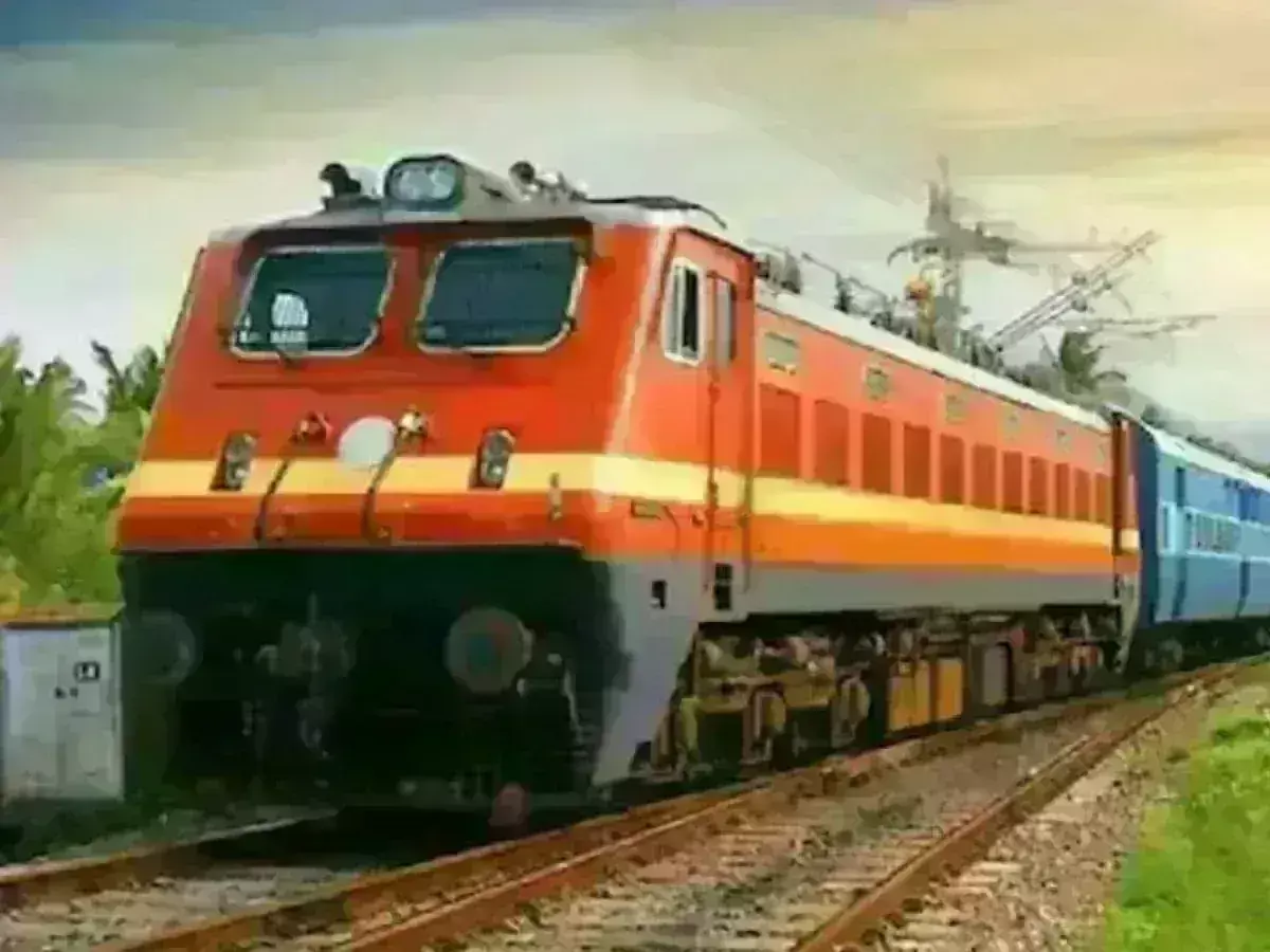 नवरात्रि के लिए ट्रेनों में अभी से टिकटों की बुकिंग ने पकड़ी रफ्तार