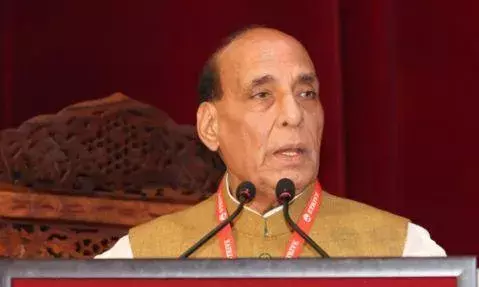 रक्षामंत्री का ऐलान, उप्र के डिफेंस कॉरिडोर में विमान और ब्रह्मोस मिसाइलें भी बनेंगी