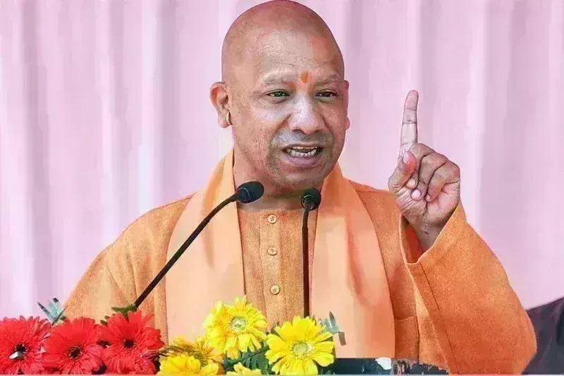 मुख्यमंत्री योगी ने पाकिस्तान पर बोला हमला, कहा -अपने कर्मों की सजा भुगत रहा, भारत के साथ आना चाहता है POK