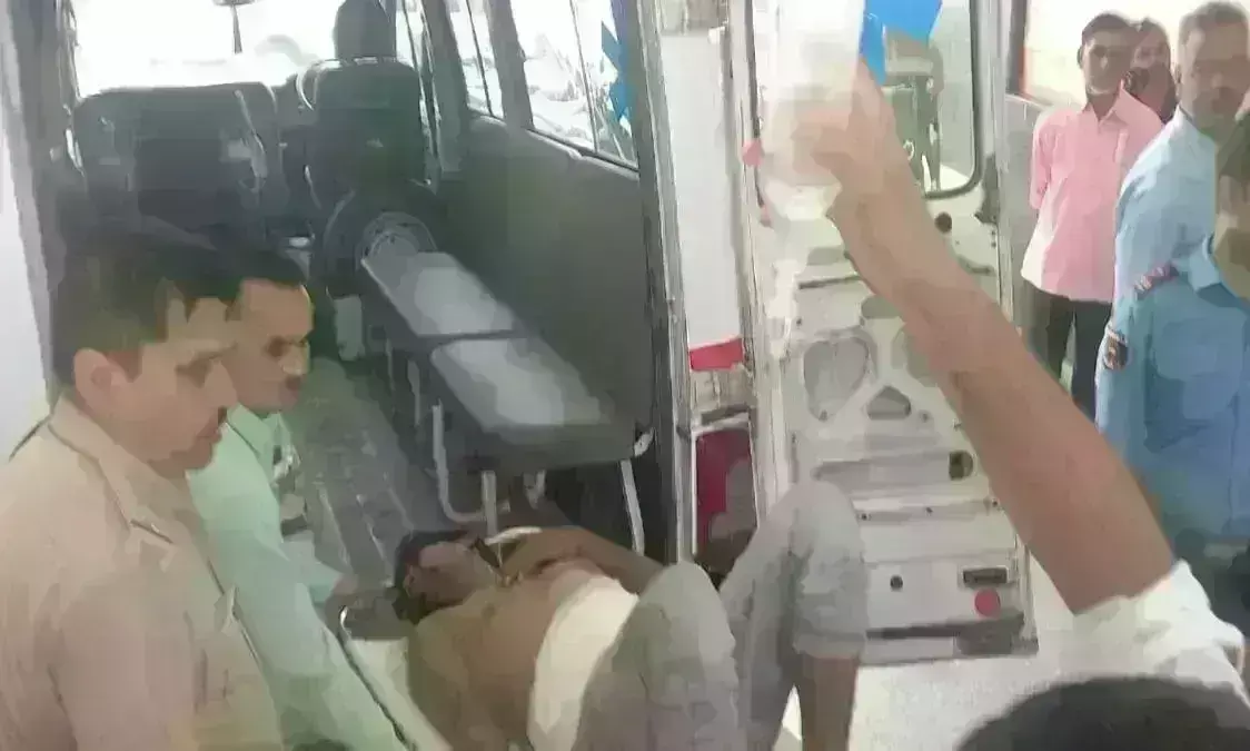 मुरैना में कोचिंग संचालक को छात्र ने मारी गोली, गंभीर हालत में ग्वालियर रैफर मुरैना में कोचिंग संचालक को छात्र ने मारी गोली, गंभीर हालत में ग्वालियर रैफर