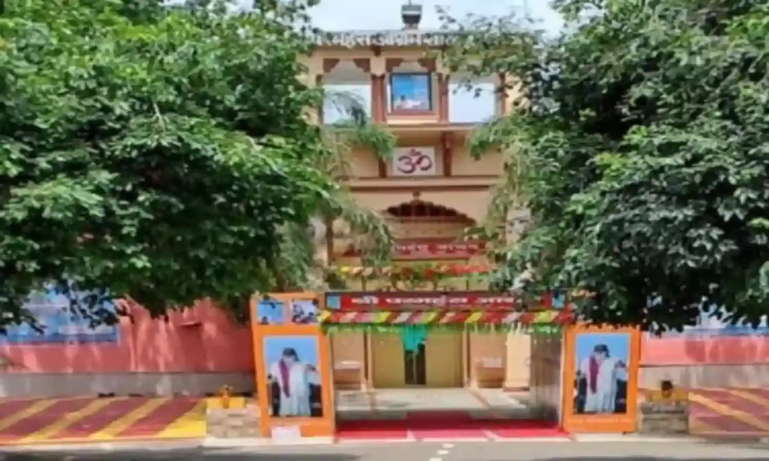 मिर्जापुर आश्रम में मिला साध्वी का शव, हत्या की आशंका