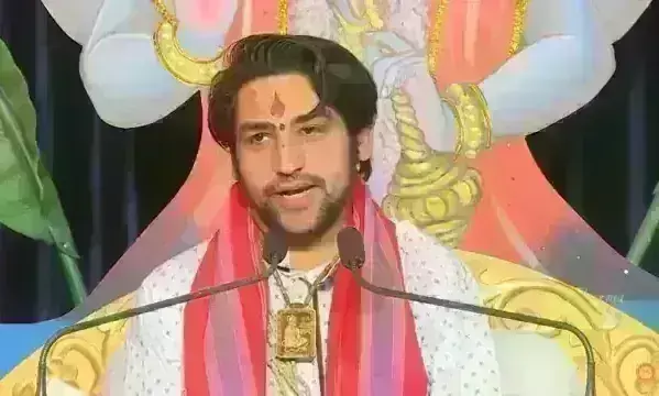 पंडित धीरेंद्र शास्त्री ने धर्मांतरण पर दिया बड़ा बयान, कहा - वलीउल्लाह वाले घूम रहे, उनकी  ठठरी और गठरी बंध जाएगी