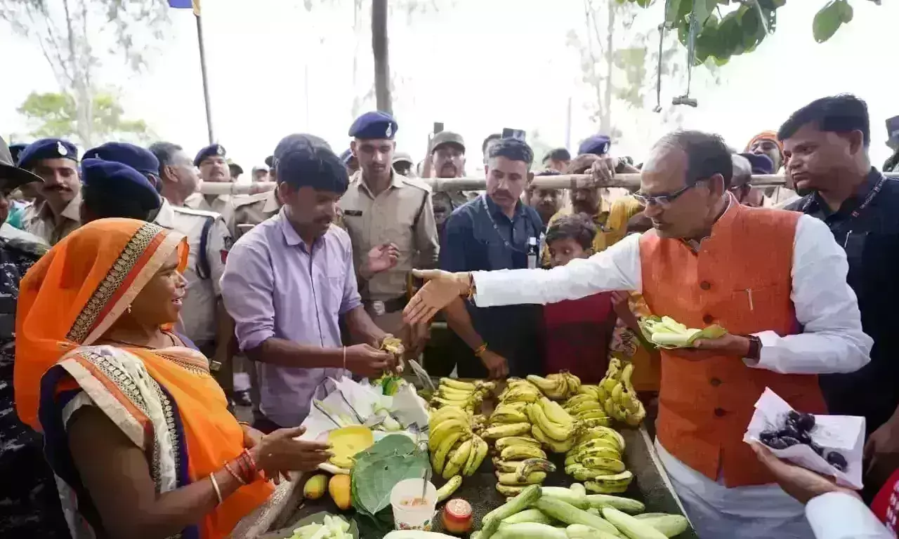 शहडोल दौर पर पहुंचे सीएम शिवराज, दिखा अलग अंदाज