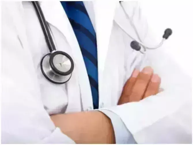NATIONAL DOCTORS DAY : कोविड में डॉक्टर्स ने भी अपनों को खोया लेकिन नहीं छोडा मैदान,ध्यान देने की जरूरत आज भी