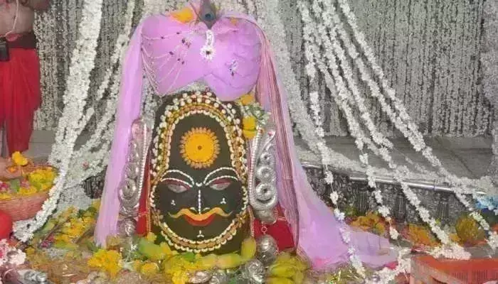 सावन के पहले दिन महाकाल मंदिर में उमड़ा भक्तों का सैलाब, जानिए नई दर्शन व्यवस्था सावन के पहले दिन महाकाल मंदिर में उमड़ा भक्तों का सैलाब, जानिए नई दर्शन व्यवस्था