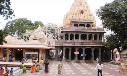 महाकाल मंदिर के आज रात खुलेंगे पट, कल निकलेगी सावन की पहली सवारी महाकाल मंदिर के आज रात खुलेंगे पट, कल निकलेगी सावन की पहली सवारी