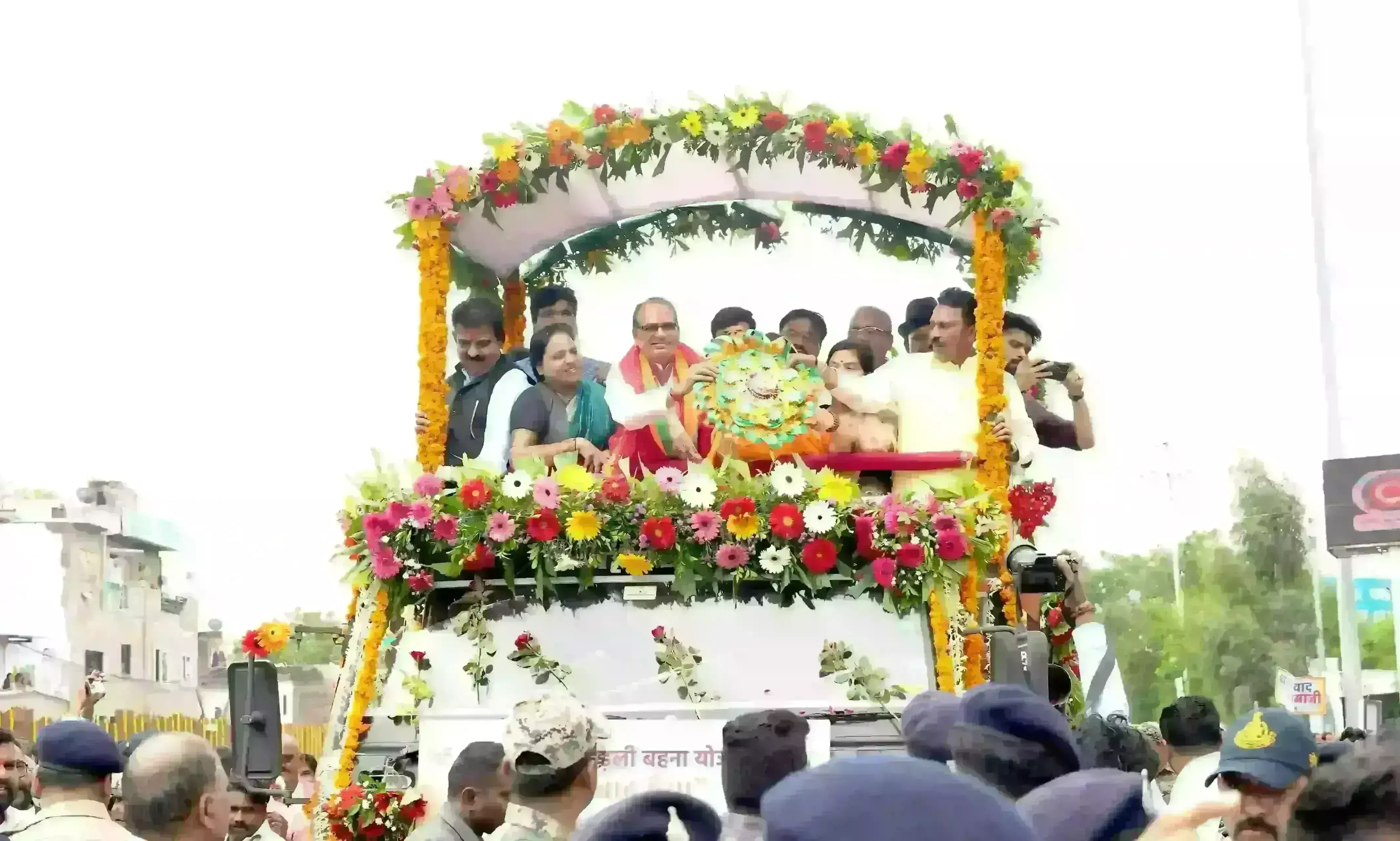 लाड़ली बहनाओं के चेहरे पर आई मुस्कान, मुख्यमंत्री शिवराज सिंह ने खाते में डाली दूसरी किश्त