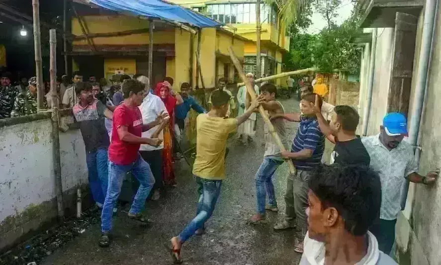 पश्चिम बंगाल में मतगणना के दौरान हिंसा,  भाजपा कार्यकर्ताओं के साथ मारपीट, महिलाओं के कपडे फाड़े