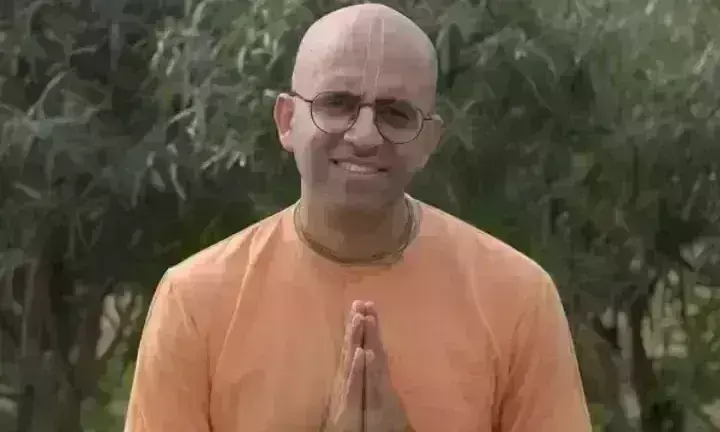 जानिए कौन है इंजिनियर से संत बने अमोघ लीला दास ? जिन पर ISKCON ने लगा दिया एक माह का बैन