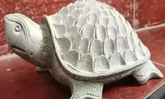 काशी की कला की दुनिया कायल, वाराणसी सॉफ्ट स्टोन अंडर कट जाली वर्क की बढ़ी मांग काशी की कला की दुनिया कायल, वाराणसी सॉफ्ट स्टोन अंडर कट जाली वर्क की बढ़ी मांग