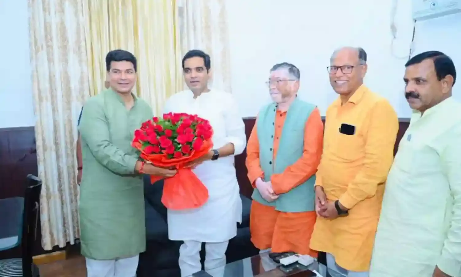 बरेली में भाजपा के चुनाव पर्यवेक्षक पंकज सिंह ने आंकी जिलाध्यक्ष पद के दावेदारों की हैसियत