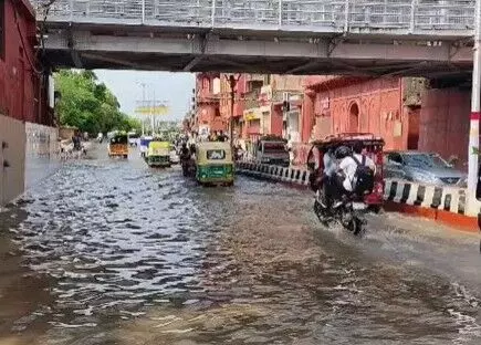 आगरा में 45 साल बाद शहर की सड़कों पर यमुना का पानी