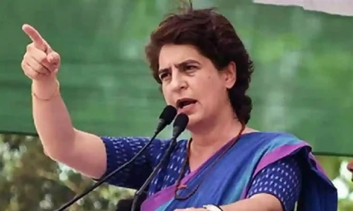 प्रियंका की सभा को लेकर पीले चावल बंटना शुरु, अजय सिंह आज लेंगे बैठक