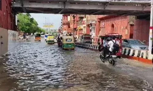 आगरा में 45 साल बाद शहर की सड़कों पर यमुना का पानी