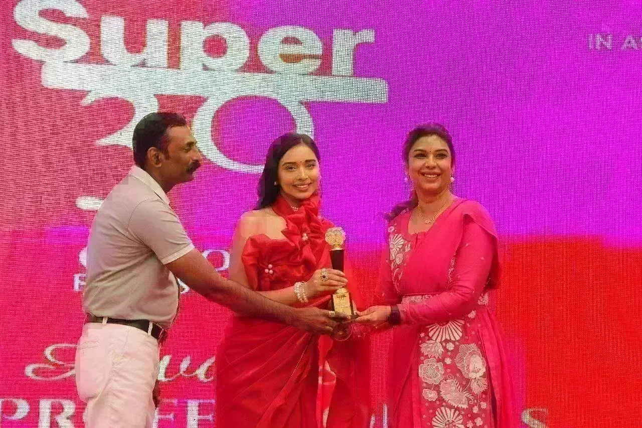 सुपर  30 सीजन 2 अवॉर्ड से ग्वालियर के आर्टिस्ट और एंटरप्रेन्योर को किया सम्मानित