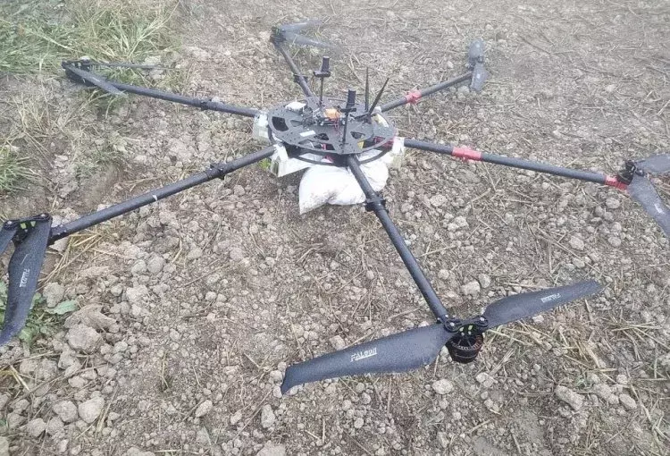 पाकिस्तान ने पंजाब में बॉर्डर से सटे इलाकों में ड्रोन से गिराई हेरोईन, BSF ने की जब्त