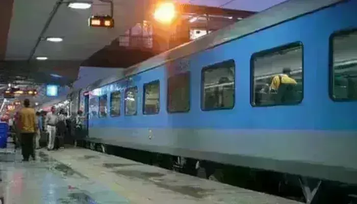 आधी रात में दक्षिण एक्सप्रेस में बम रखने सूचना से मंचा हड़कंप,महिला का आया कॉल ग्वालियर स्टेशन पर ट्रेन में ली तलाशी